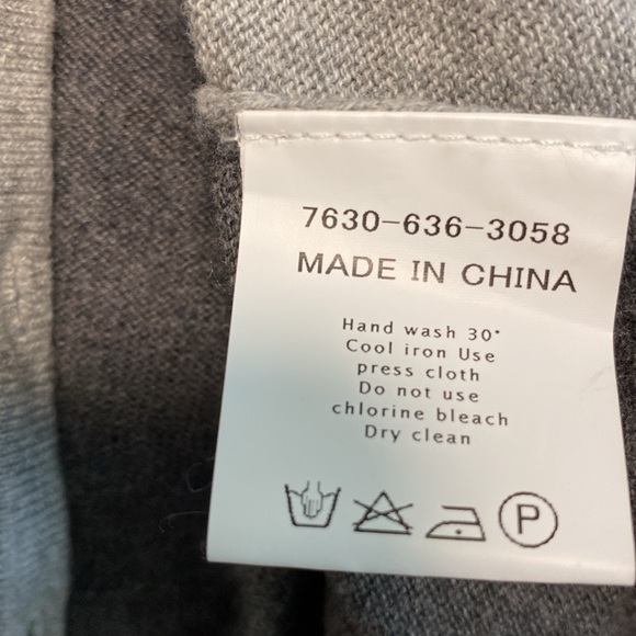 Coen Easy Chic . Cotton Cashmere Cardigan, size Medium. Good used condition - Picture 6 of 9